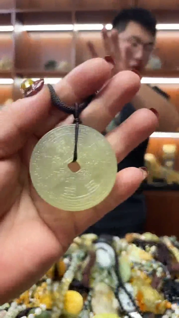 未镶嵌蛇纹石玉吊坠多样性发货发其中一件