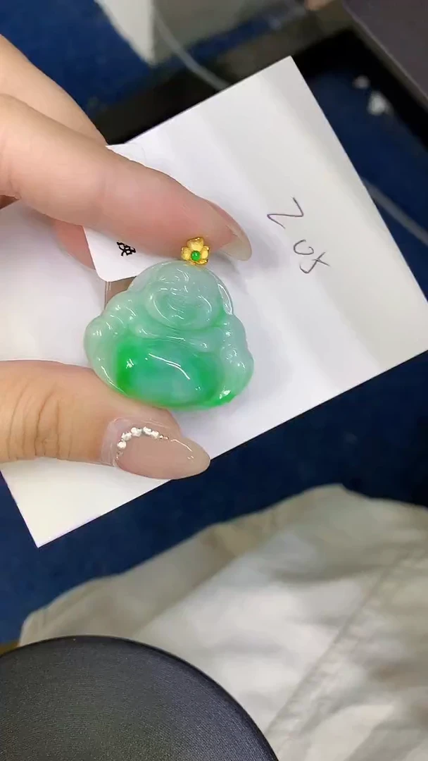 颈饰18K金镶嵌翡翠缅甸天然翡翠A货