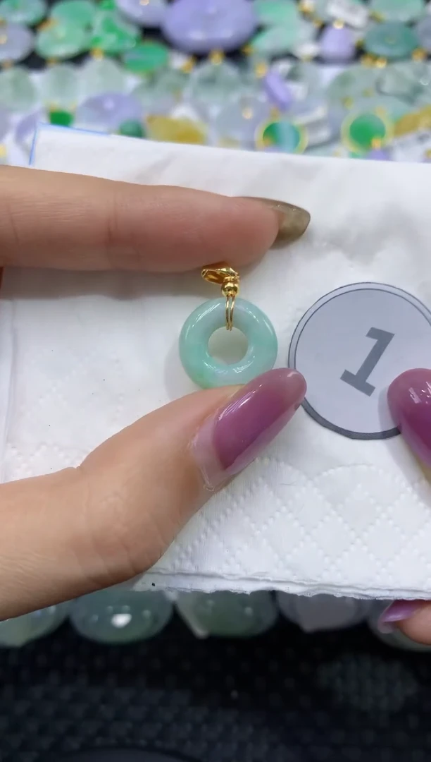 颈饰未镶嵌翡翠天然缅甸翡翠A货