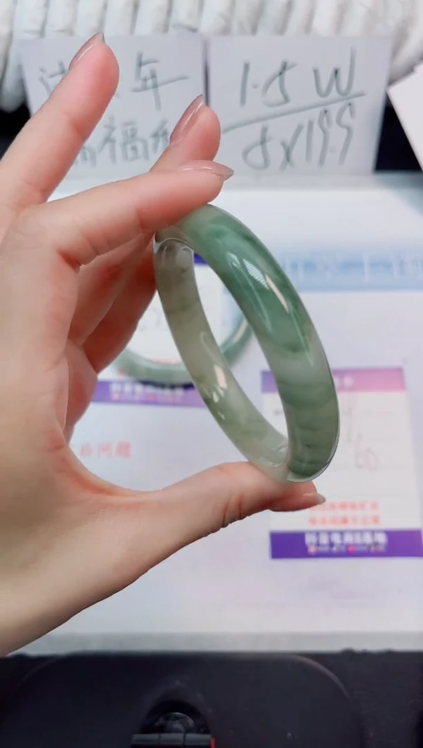 【闪购商品】石英质玉手镯未镶嵌129-60