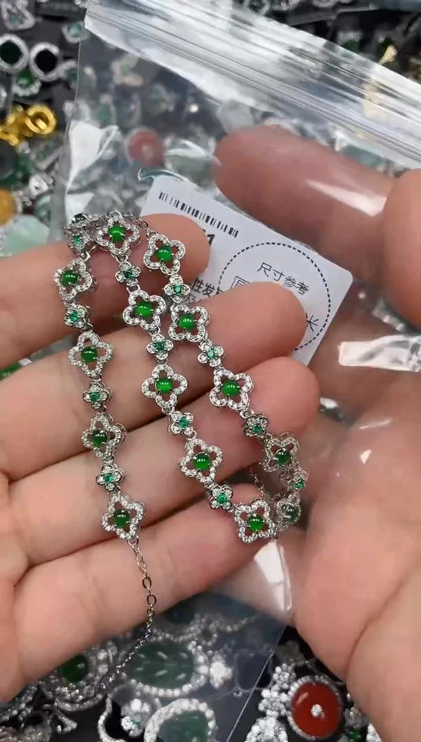 翡翠未镶嵌颈饰B851手链 多样性发其一