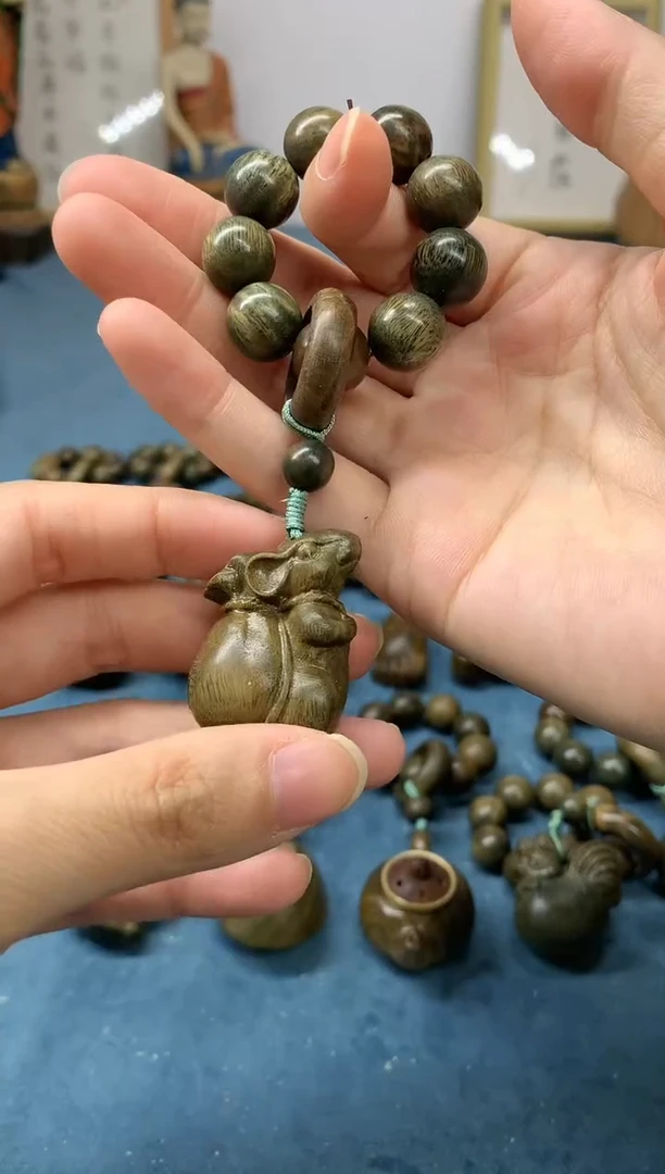 【闪购商品】维腊木（绿檀）把件代代鼠钱 盘玩件