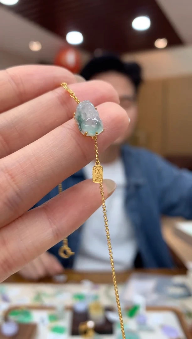 18K金镶嵌手链翡翠手链