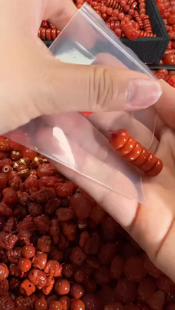 【闪购商品】南红玛瑙颈饰未镶嵌1