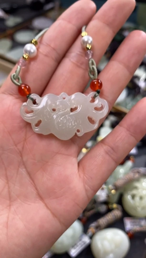 和田玉未镶嵌挂件锁骨链
