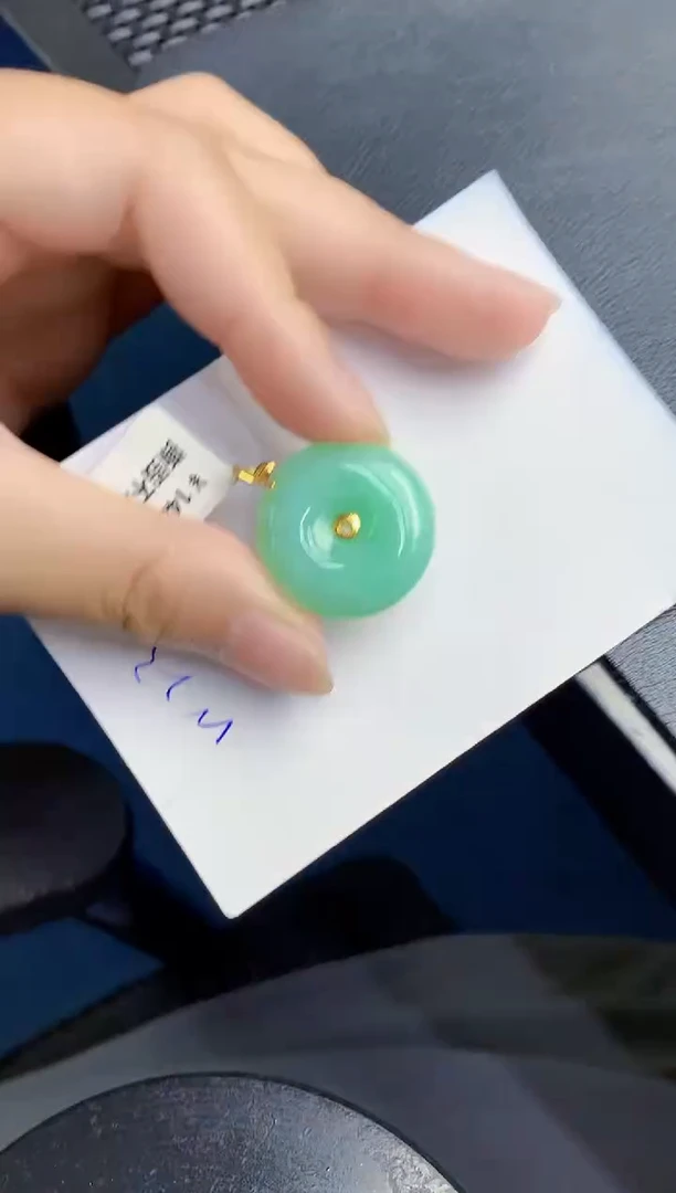 翡翠18K金镶嵌颈饰000000000