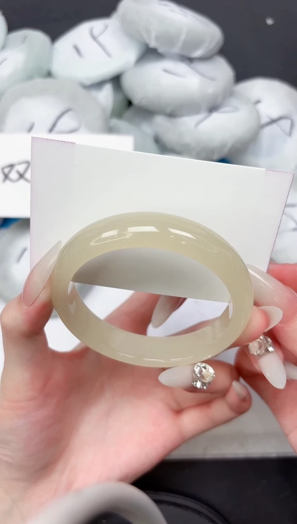 未镶嵌手镯石英质玉376-58