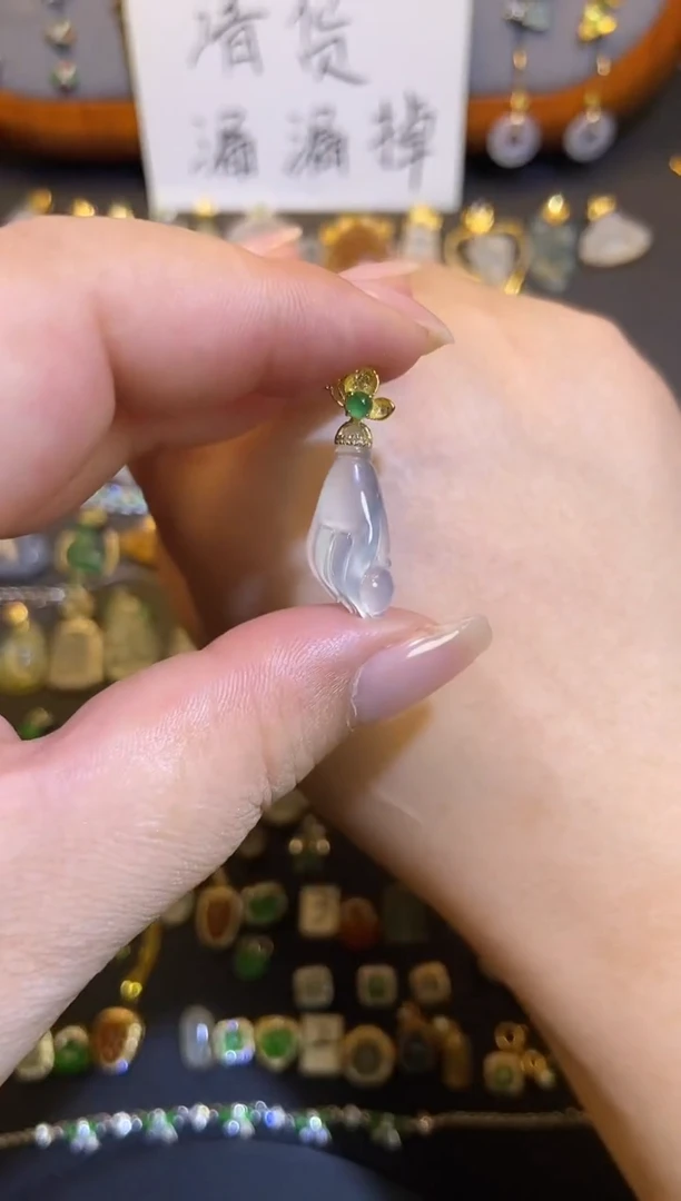 翡翠18K金镶嵌吊坠(不含链)1