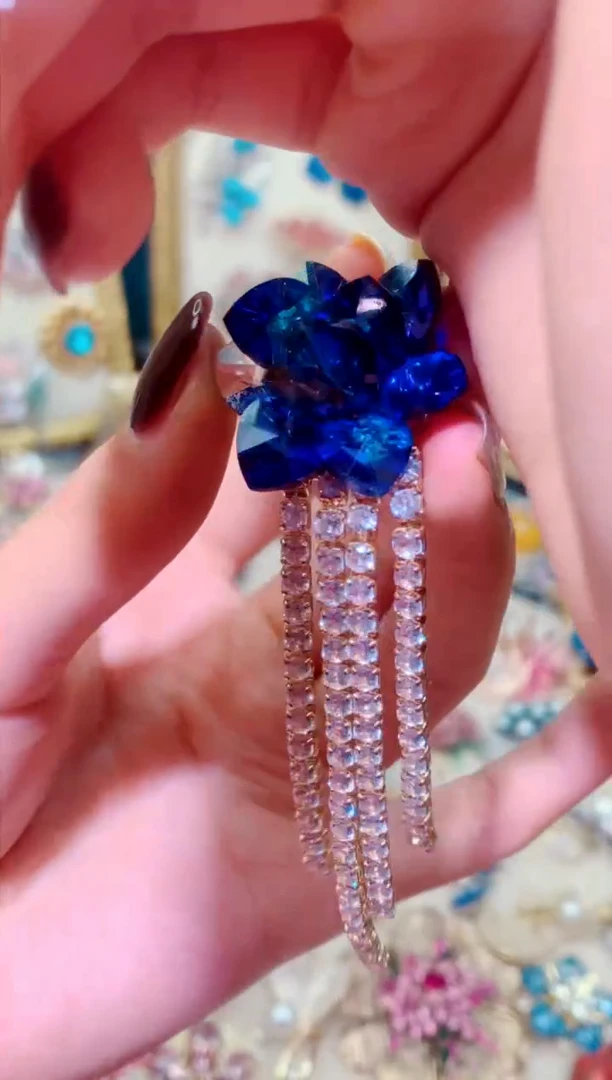 大理石铁合金胸针