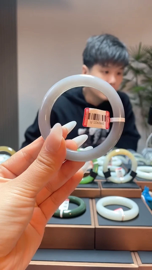 【闪购商品】和田玉手镯未镶嵌56烟紫12063883