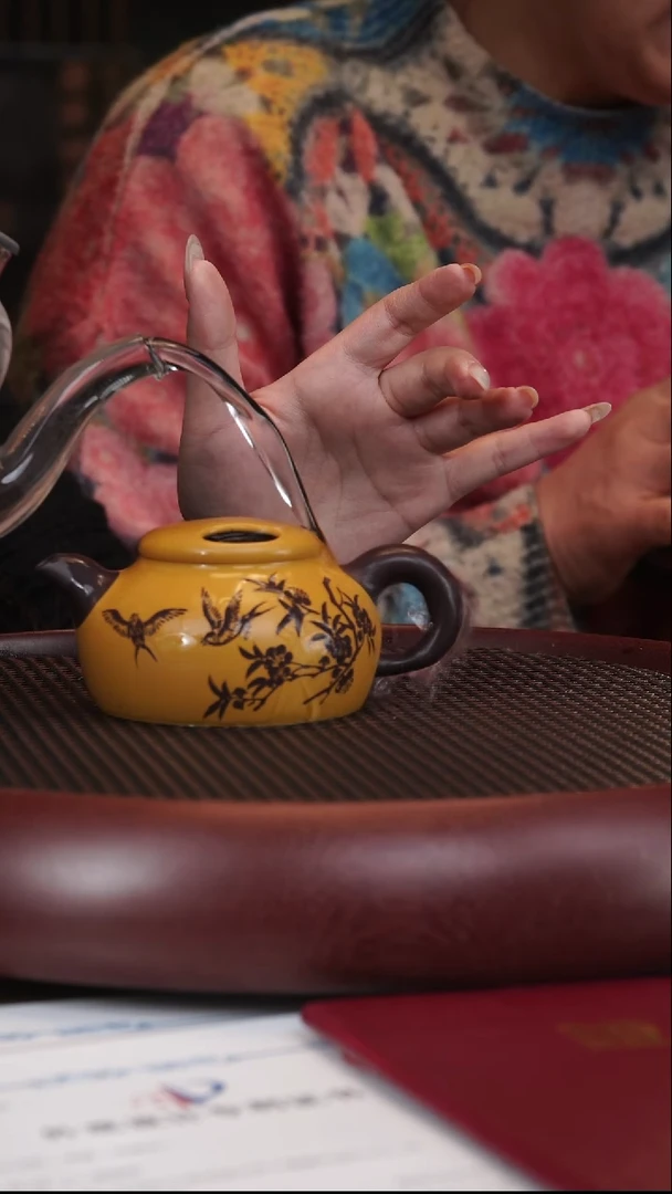 【闪购商品】紫砂茶壶张彩萍黑墩头汉棠石瓢