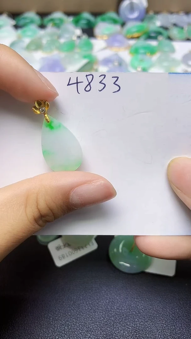 翡翠未镶嵌颈饰 天然缅甸翡翠A货