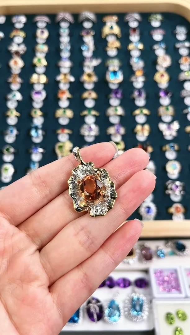 颈饰银S925镶嵌黄晶。*x3