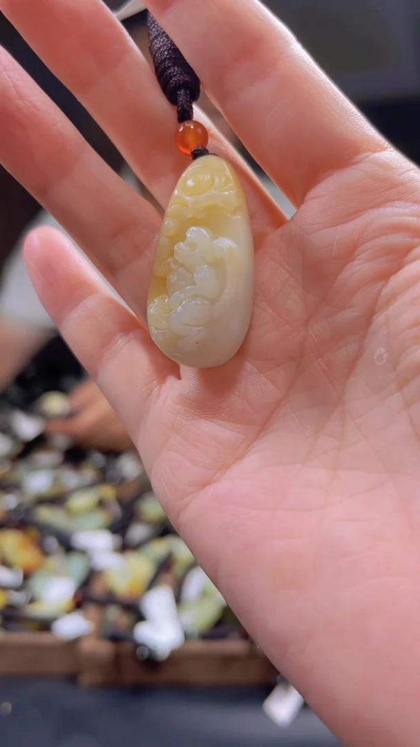 和田玉未镶嵌颈饰·