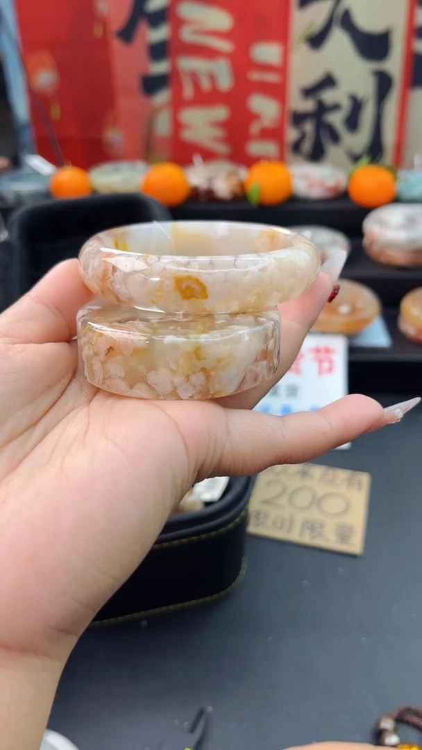 【闪购商品】石英质玉手镯未镶嵌赠送镯心（58圈口）