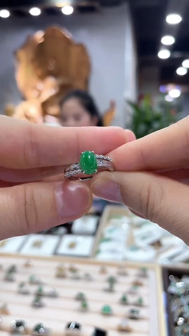 18K金镶嵌戒指翡翠60