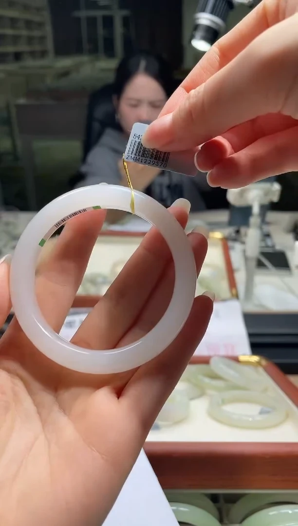 未镶嵌手镯和田玉56圈口 9570