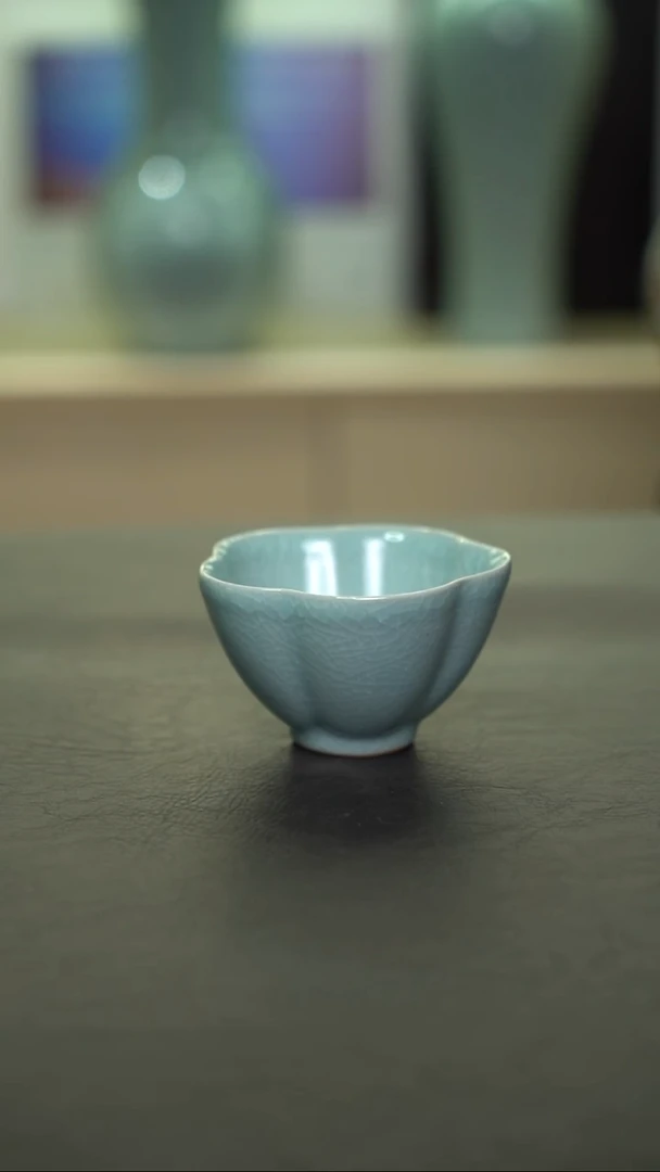 杯子瓷粉青梅花杯