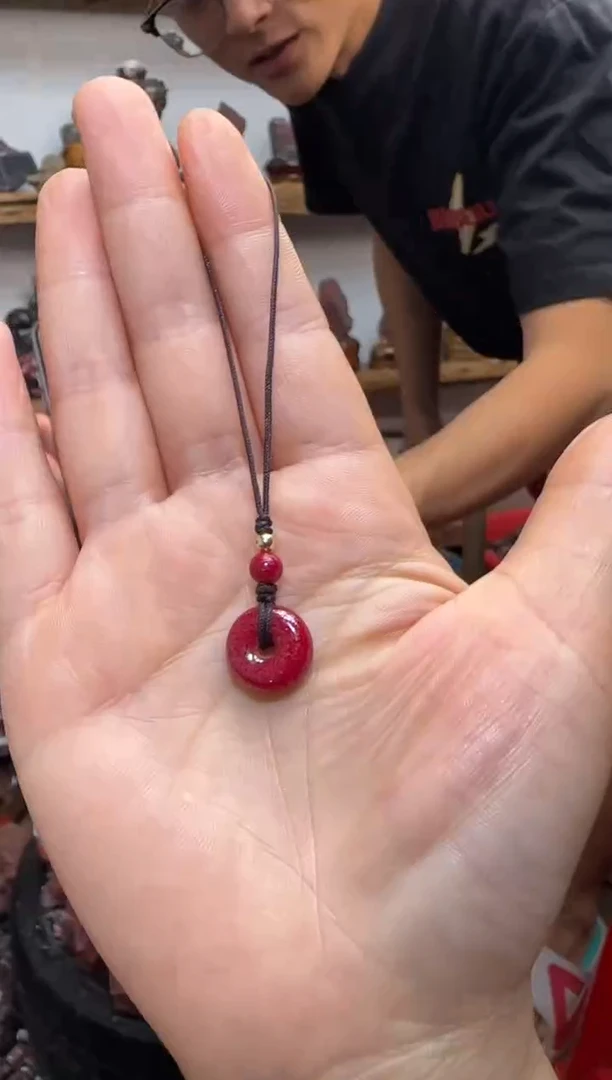 天然辰砂平安扣手机挂