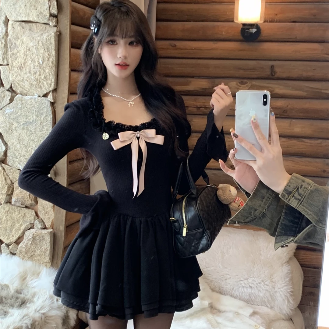 温柔风甜美漂亮独特蓬蓬短裙女秋冬季收腰显瘦千金蕾丝拼接连衣裙