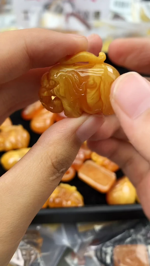 未镶嵌琥珀珠宝奇石8