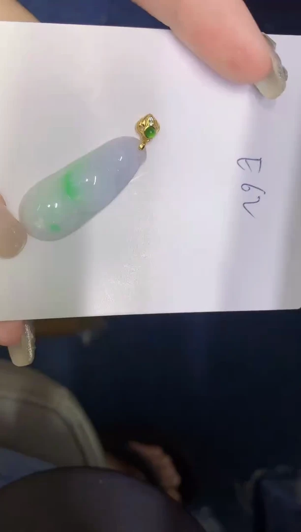 翡翠未镶嵌颈饰缅甸天然翡翠A货