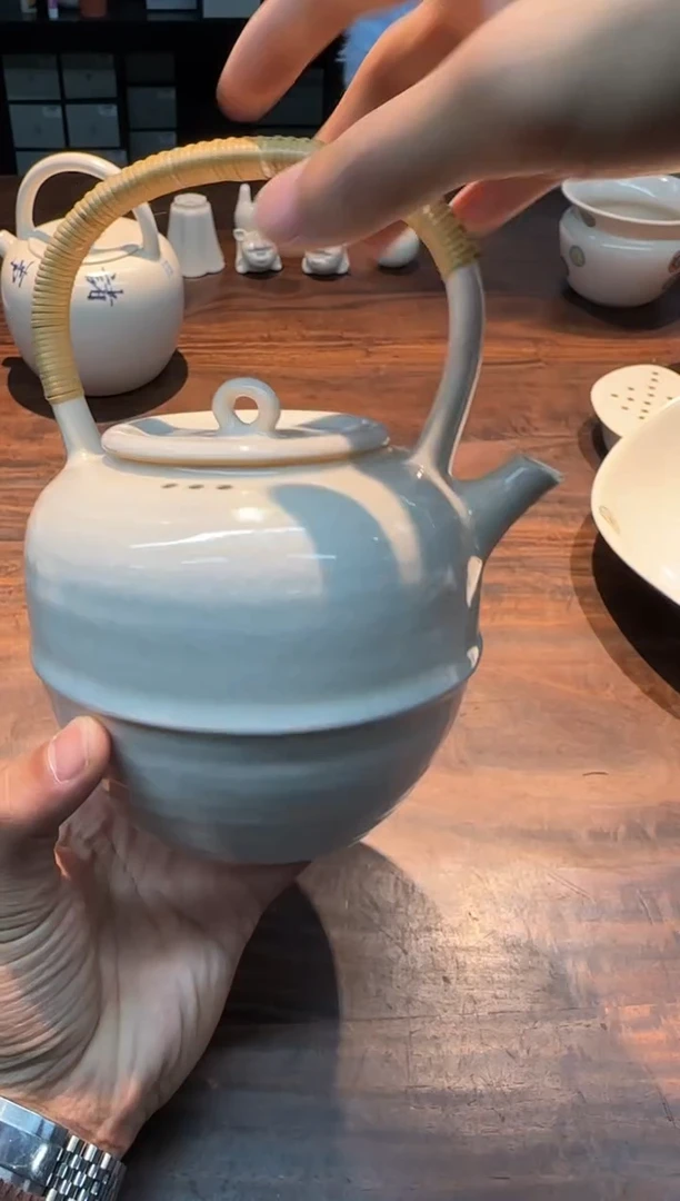 【闪购商品】霖松堂 草木灰釉 凌云大壶