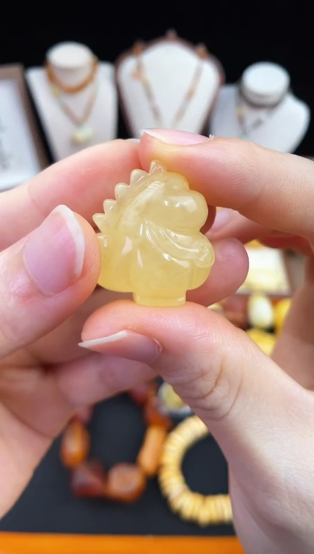 琥珀未镶嵌珠宝奇石柒月