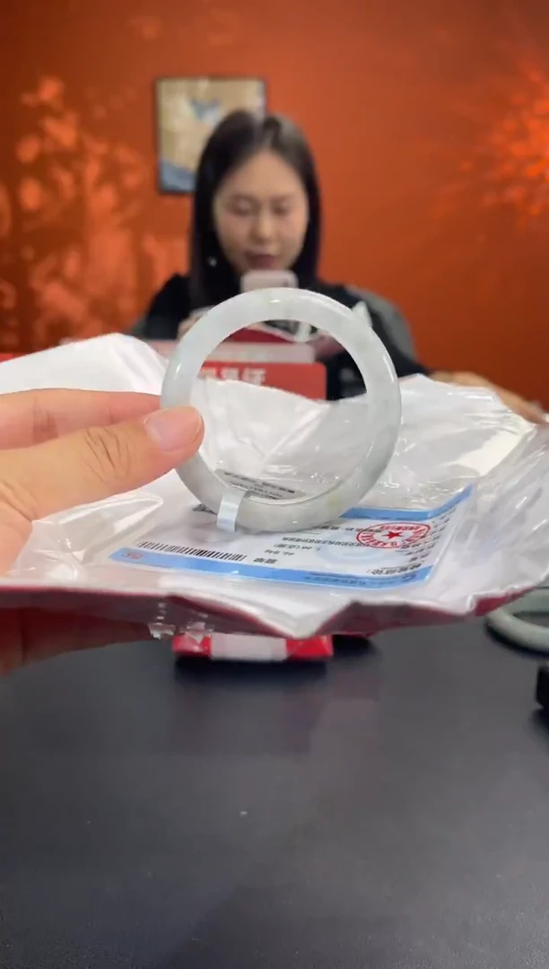 未镶嵌手镯翡翠3