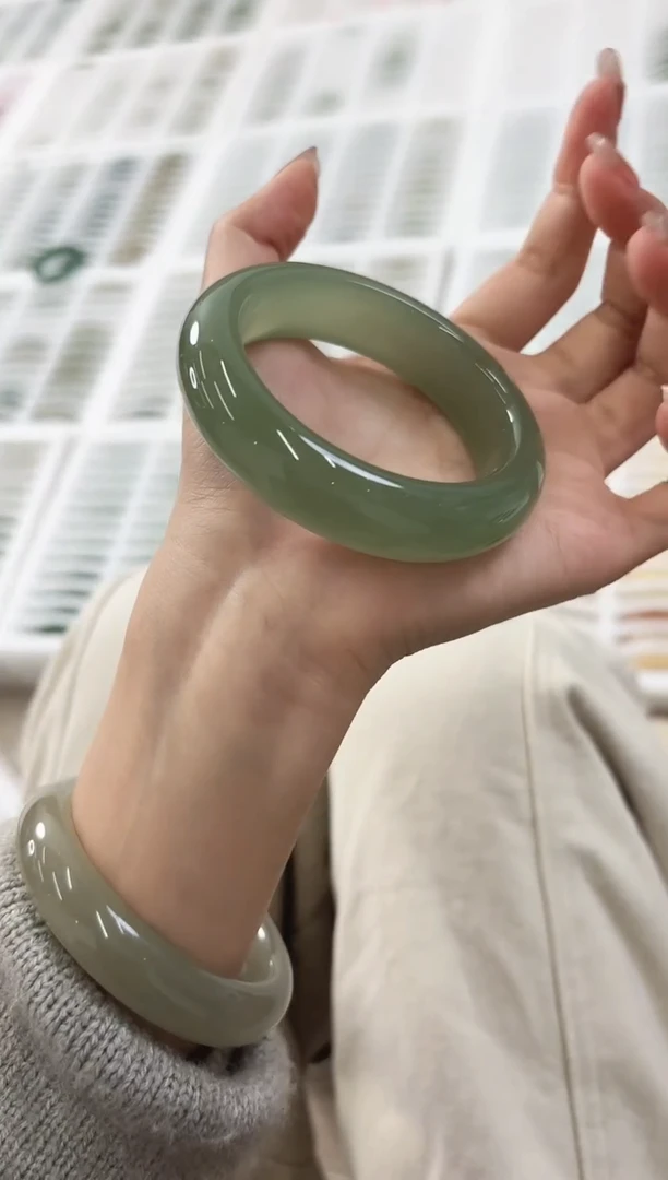 未镶嵌手镯石英质玉87-55D