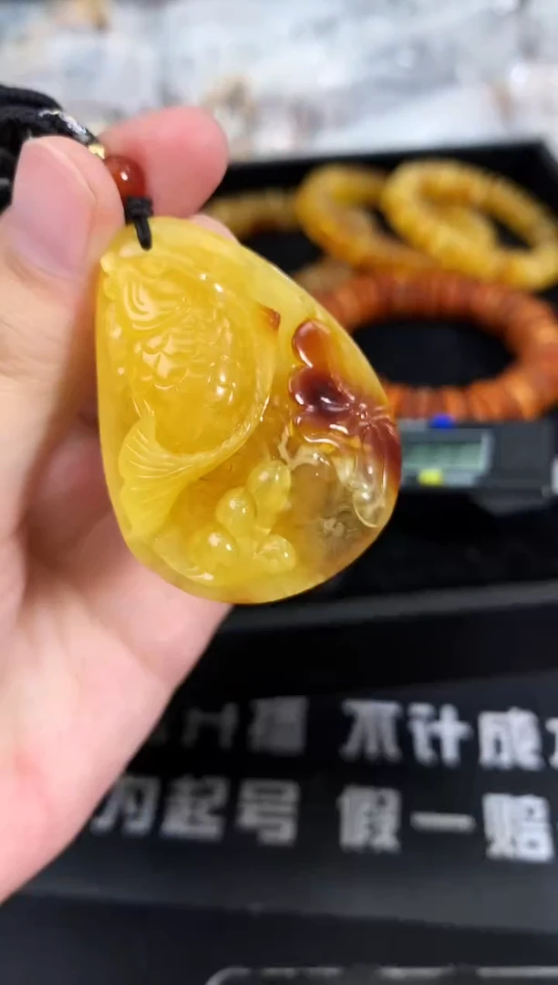 蜜蜡未镶嵌珠宝奇石61