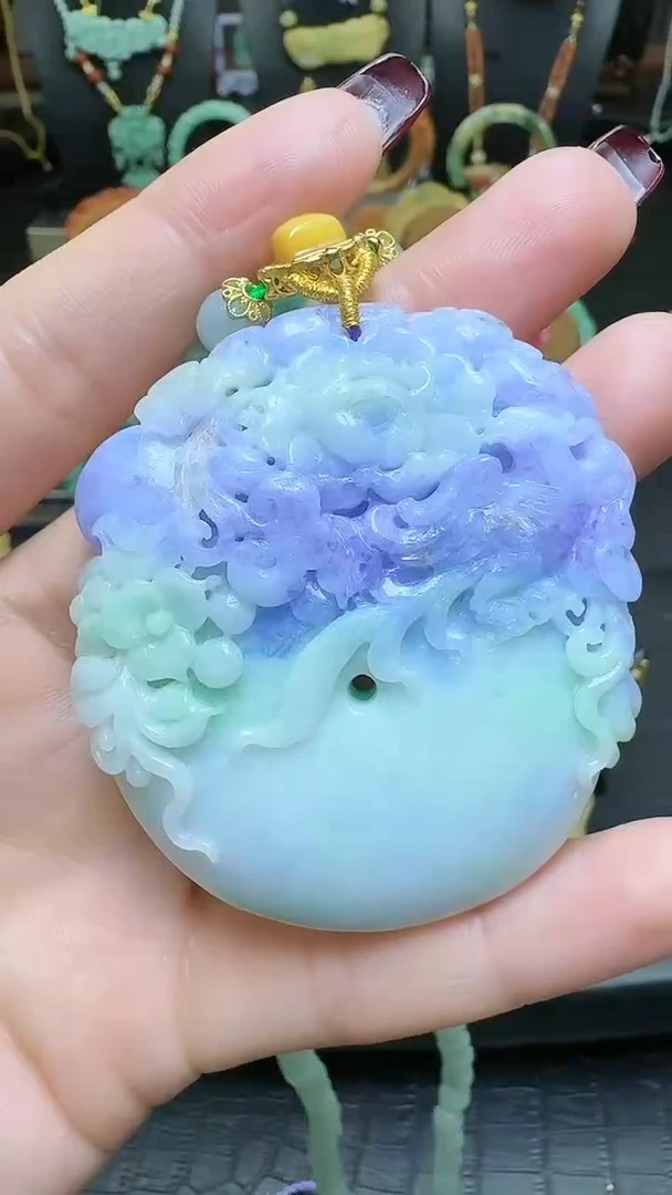 【闪购商品】翡翠颈饰未镶嵌天然翡翠春带彩