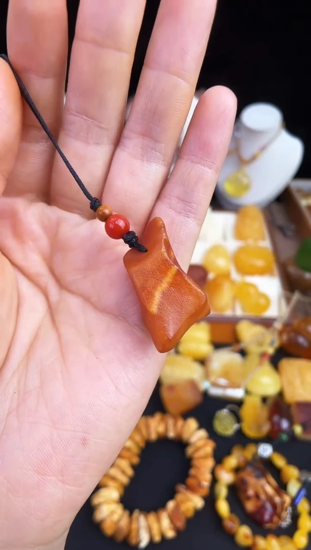 未镶嵌琥珀珠宝奇石柒月