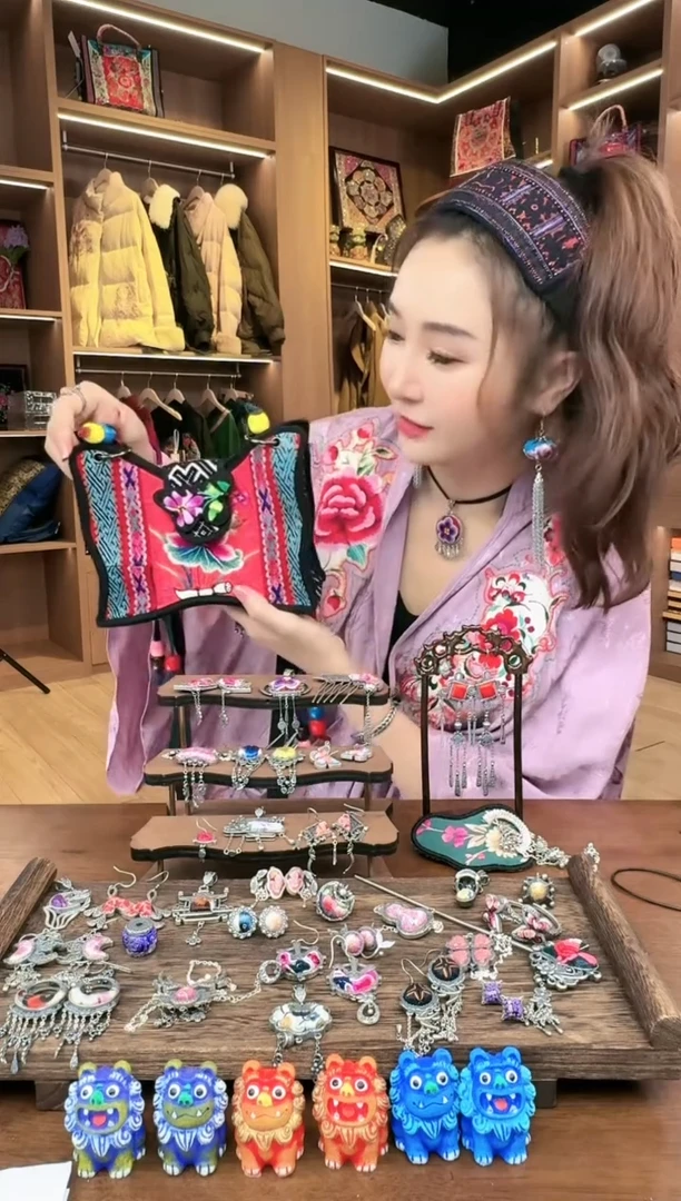 【闪购商品】织绣L518黔东南苗族刺绣