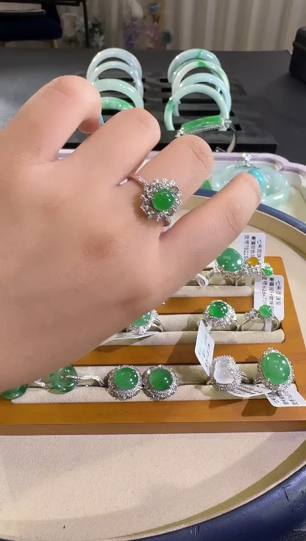 吊坠(不含链)18K金镶嵌翡翠【源头工厂】钻石镶嵌