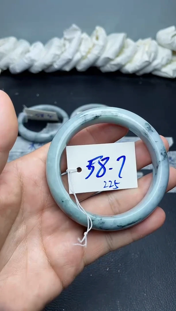 未镶嵌手镯翡翠225
