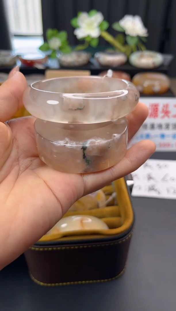 未镶嵌手镯石英质玉赠送镯心（60圈口）