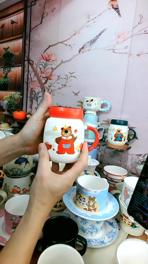 景德镇陶瓷红色小熊马克杯