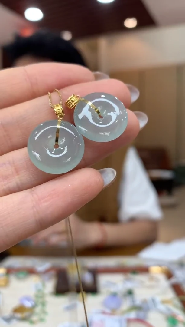 吊坠(不含链)18K金镶嵌翡翠平安扣多样性发货1件