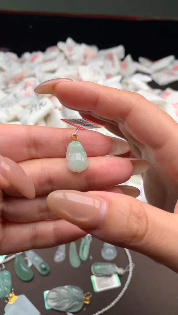 【闪购商品】翡翠挂件18K金镶嵌一