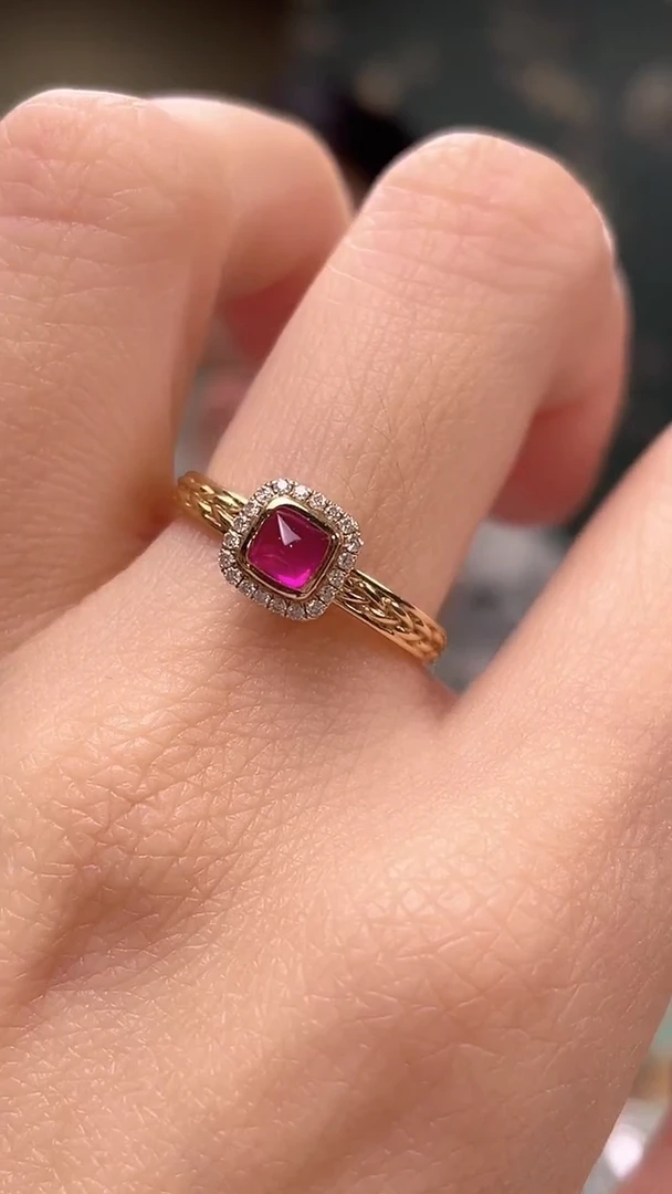 18K金镶嵌戒指红宝石主石：0.38ct