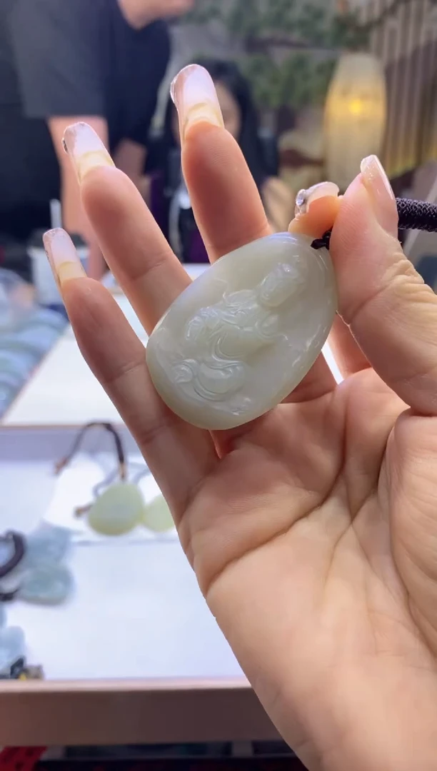 和田玉未镶嵌颈饰吼***信00008743