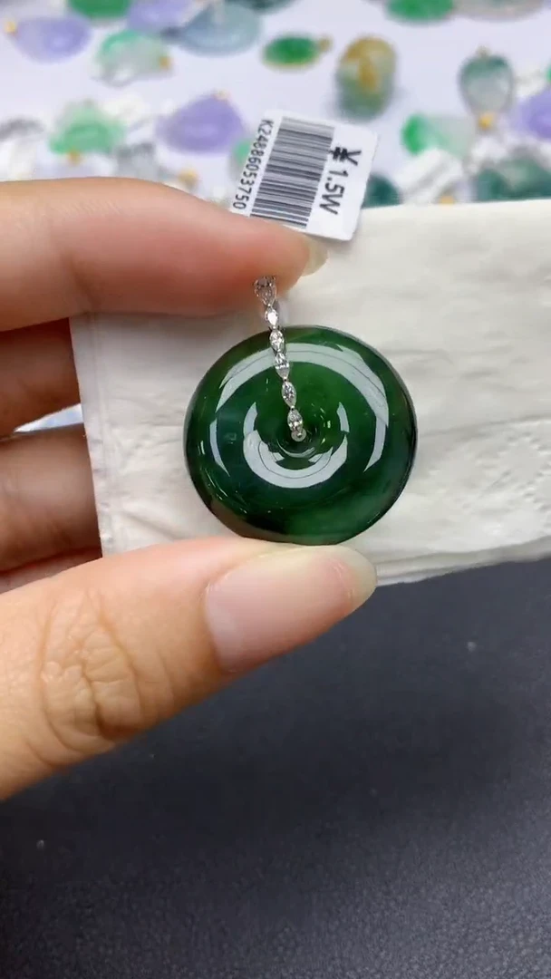 翡翠18K金镶嵌颈饰天然缅甸a货翡翠