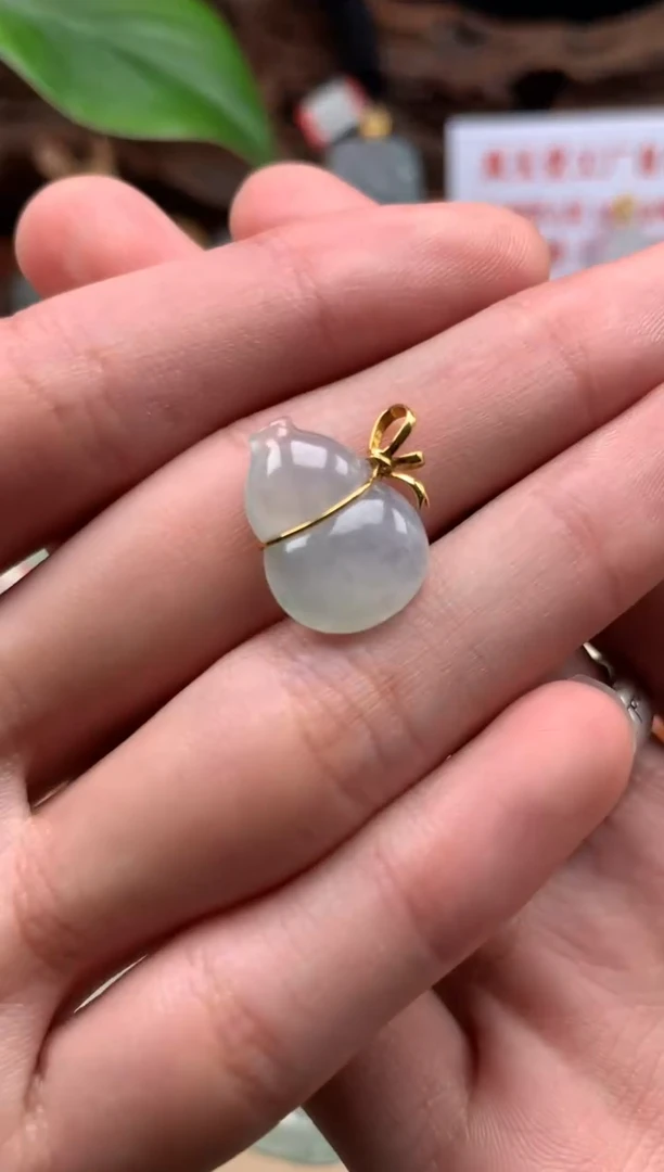 【闪购商品】翡翠颈饰18K金镶嵌葫芦