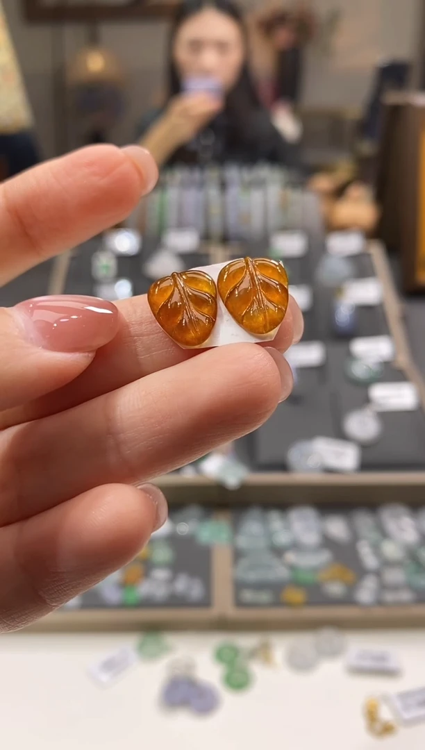 颈饰未镶嵌翡翠叶子