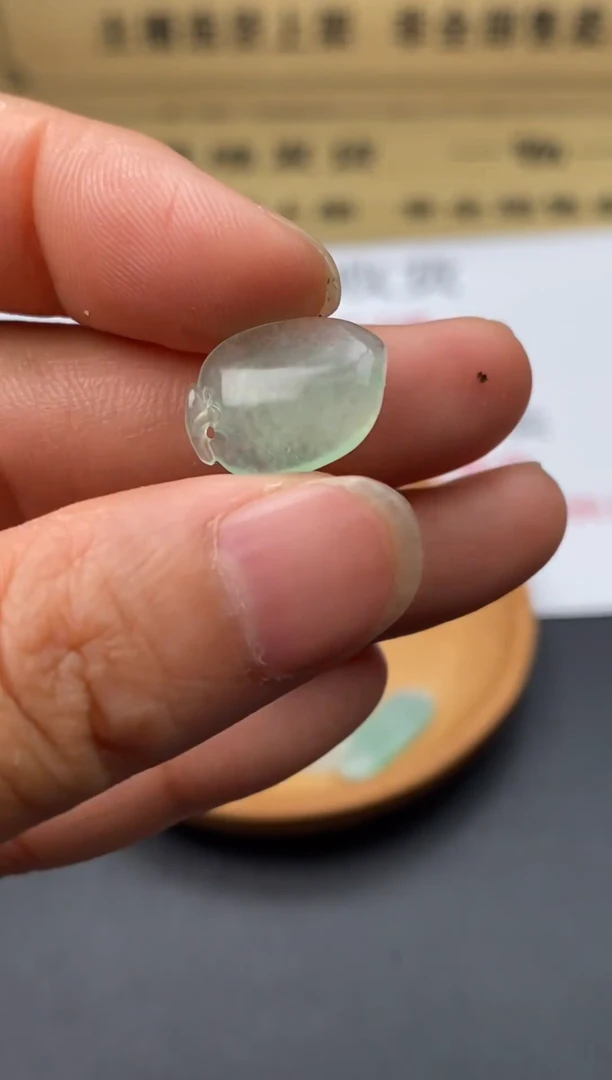 定制翡翠未镶嵌翡翠毛货~