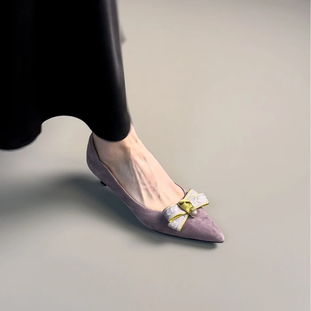 4.5CM羊反皮2025春季新款法式复古尖头水钻蝴蝶结真皮浅口单鞋