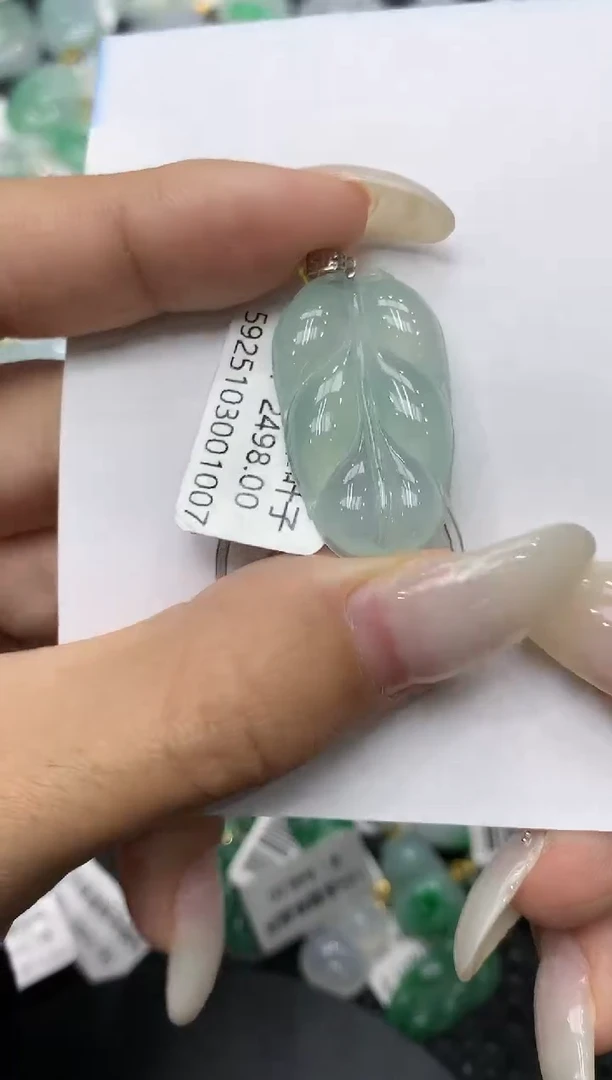 颈饰18K金镶嵌翡翠11111111111