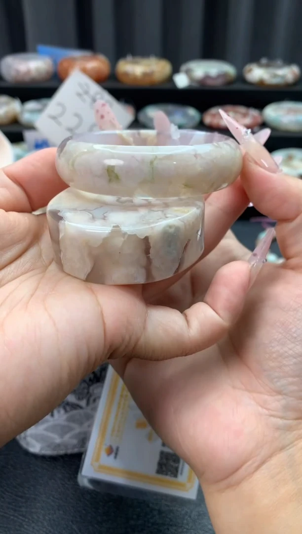 未镶嵌手镯石英质玉（53圈口）赠送镯心