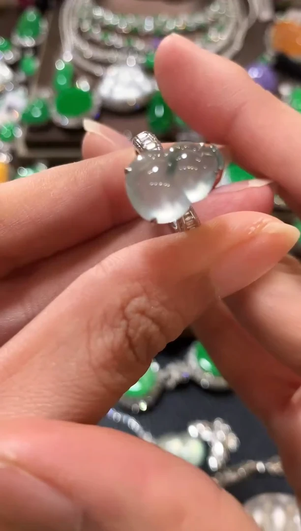 18K金镶嵌戒指翡翠z64